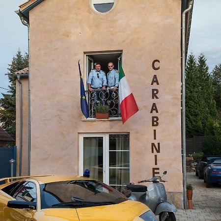 Casa Dei Carabinieri Hotel Merchweiler Bagian luar foto
